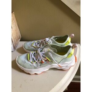 Sorel Women's Sz 11 Kinetic Breakthru  Tech Caribou Light Green Running Shoes